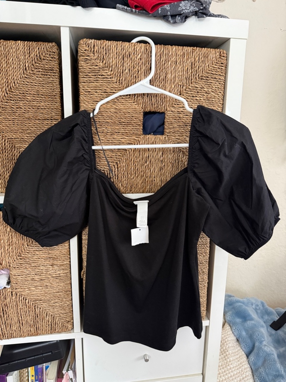 Women’s Black Puff Sleeve Top - Brand Unspecified